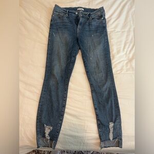 Good American light wash ripped skinny jeans. ‘Good Legs’ size 10/30